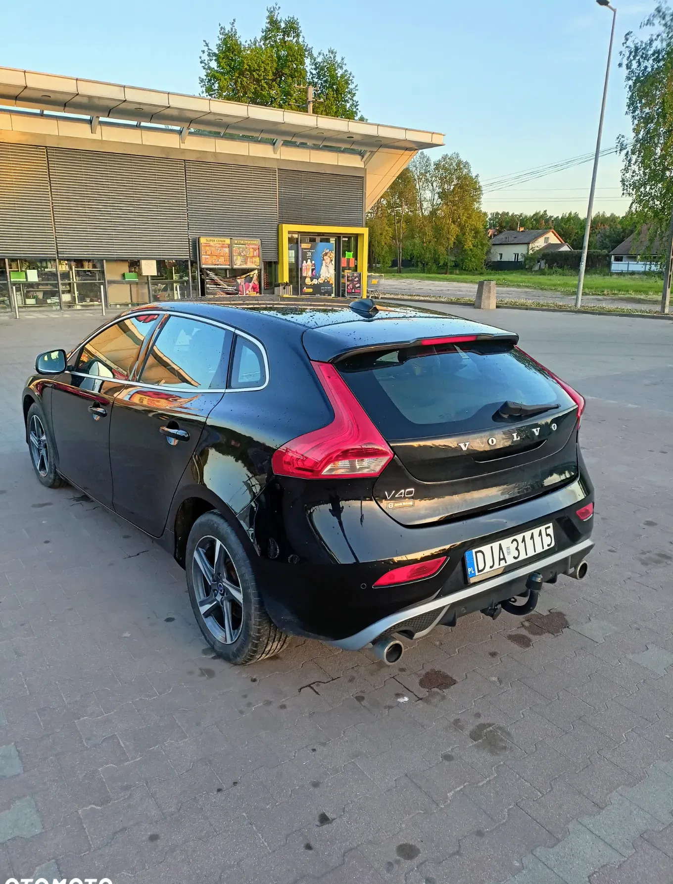 samochody osobowe Volvo V40 cena 49900 przebieg: 158500, rok produkcji 2015 z Warszawa